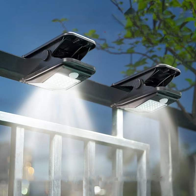 Foco Solar Led Tipo Pinzas Exterior Portátil Recargable