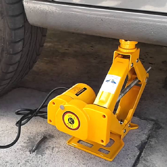 GATA ELÉCTRICA PARA VEHÍCULOS 12V.